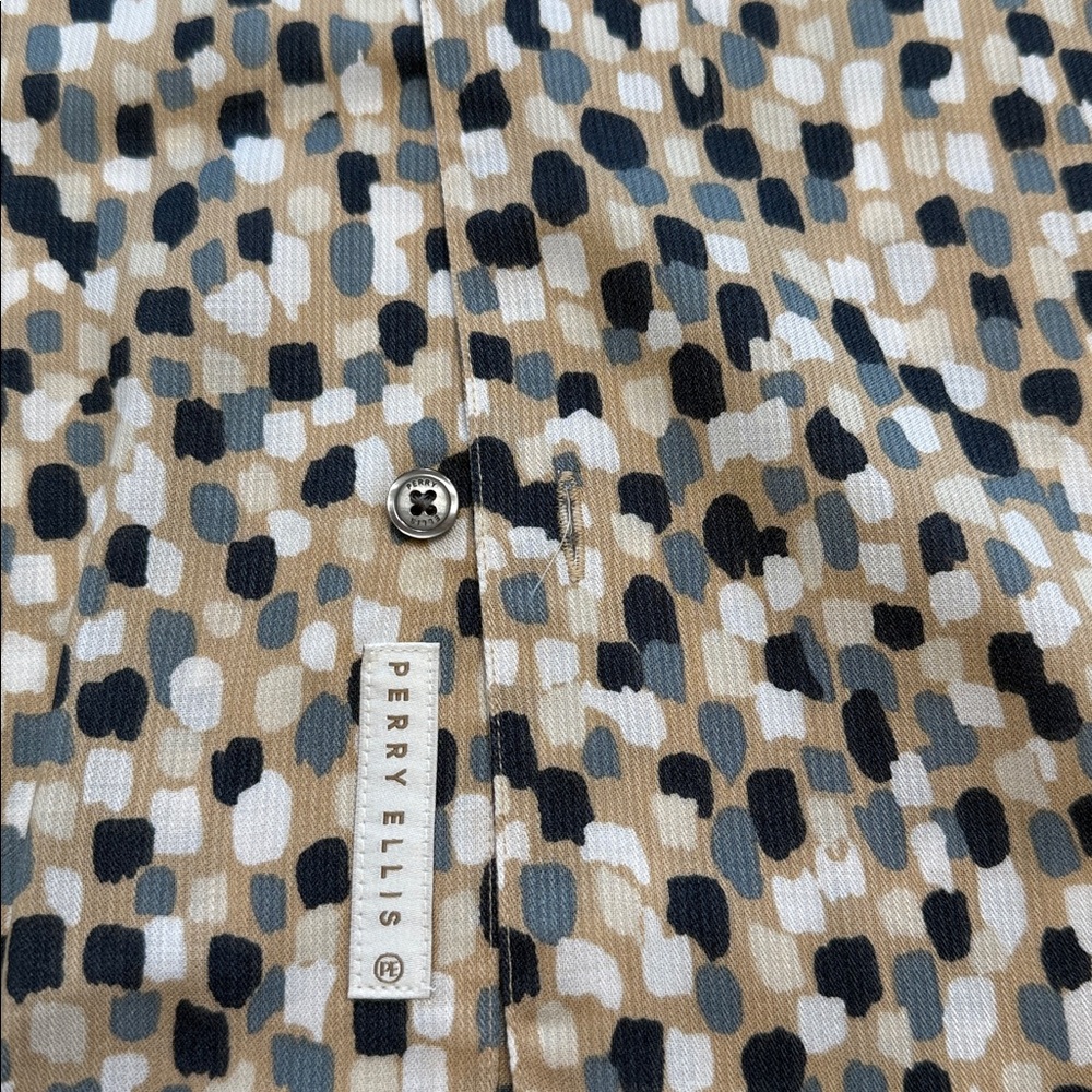 Perry Ellis Men's Geometric Shirt - Black and Cream - Picture 2 of 5